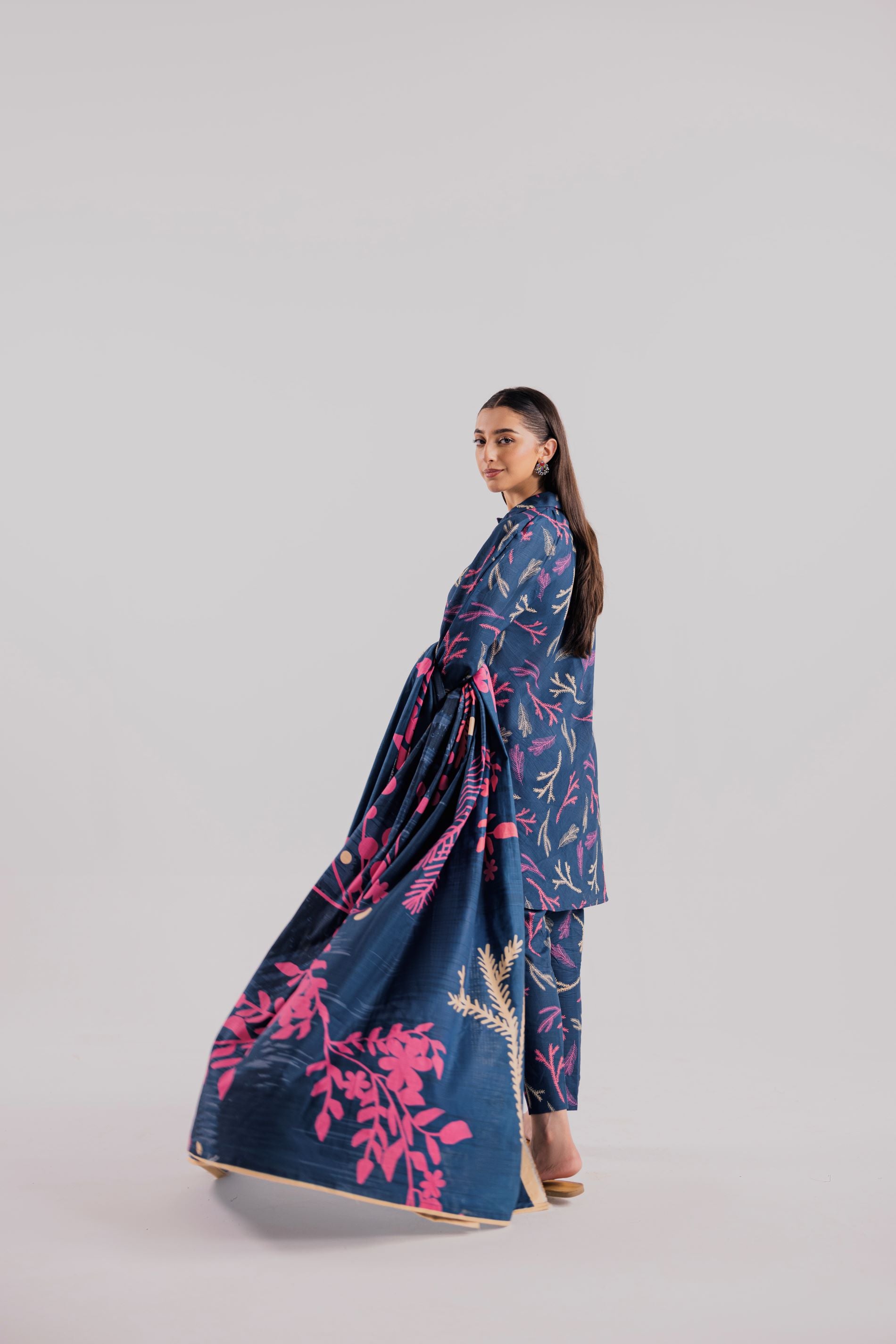 3 Piece Unstitched Printed Khaddar Suit (KWU24605)